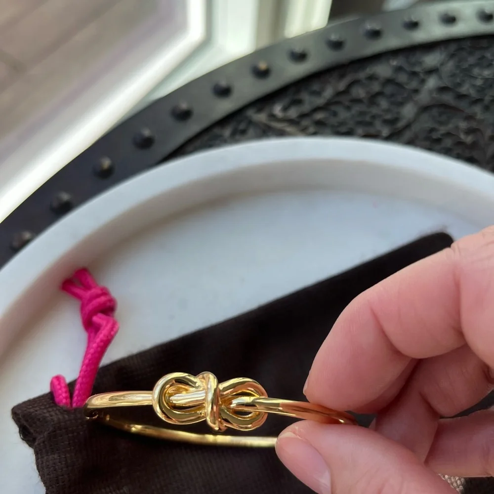 NEW KATE SPADE WITH A TWIST KNOT HINGED BANGLE BRACELET - Picture 3 of 4